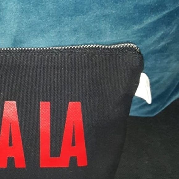 QUIILTED KOALA BLACK AND RED MAKEUP BAG - Picture 3 of 3